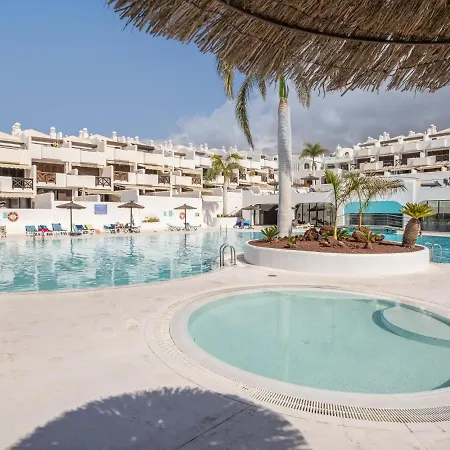 Апартаменты Paradise - Seaviews - Bbq - Large Terrace - Pool & Pool Bar