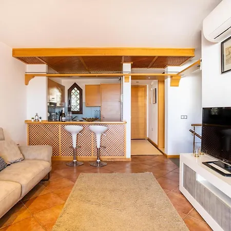 Апартаменты Paradise - Seaviews - Bbq - Large Terrace - Pool & Pool Bar *